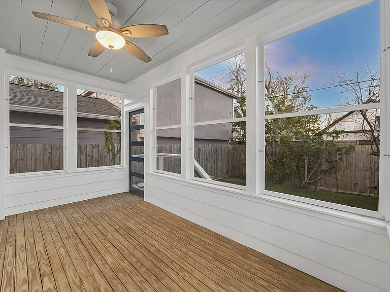 910 Northwood St — Photo 24