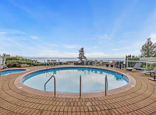 15025 Victoria Ave #102, White Rock, BC V4B1G2