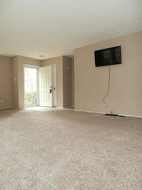 2 bed, 2.5 bath, 1696 sqft, $1,650 — Photo 4