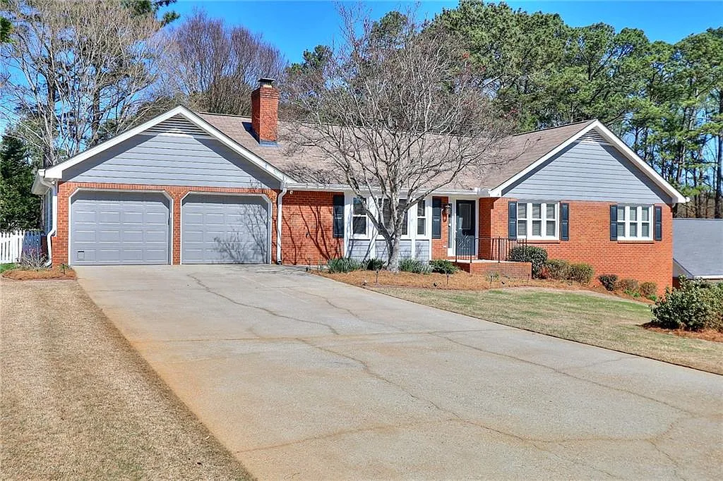 1035 Lakeridge Ct photo 1
