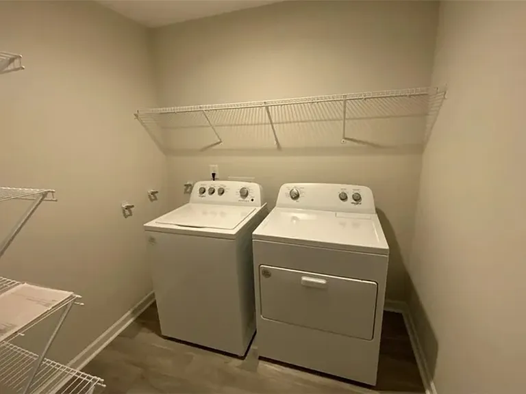 1044 Fairfield Dr — Photo 19