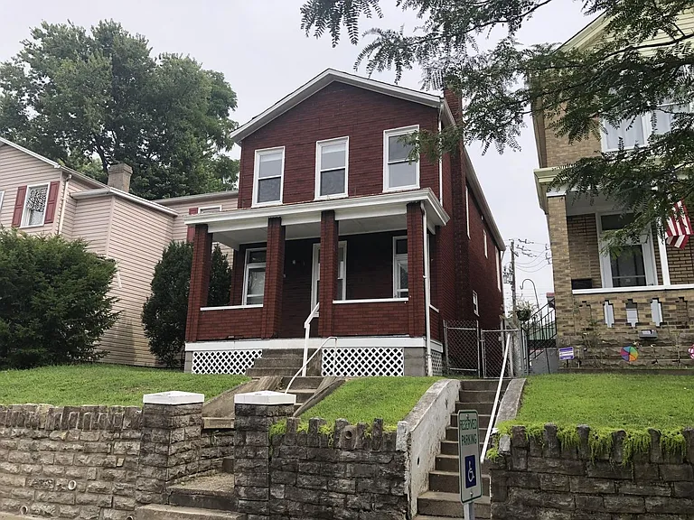 215 Elm St — Photo 1