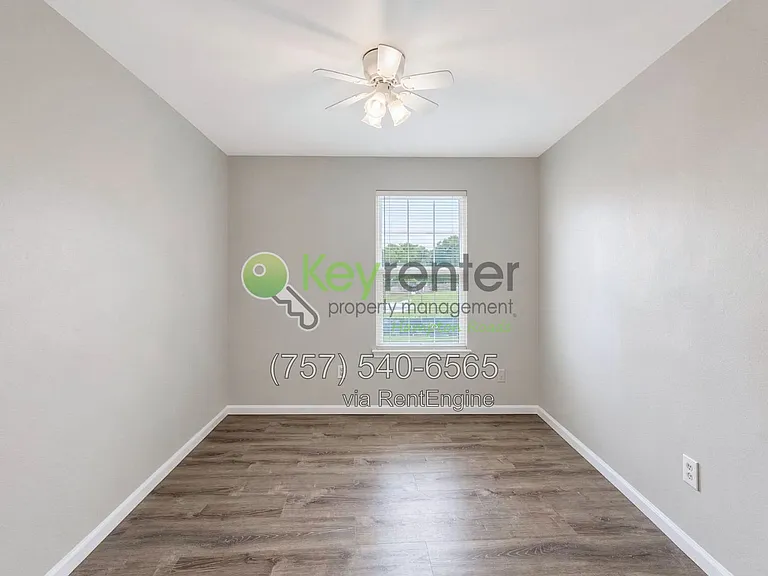 810 Huntly Dr — Photo 16