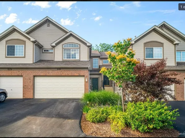 1076 Parkhill Cir, Aurora, IL 60502