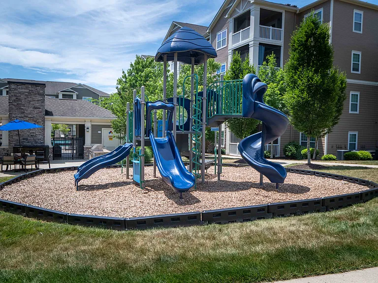 Oasis at Montclair — Photo 20