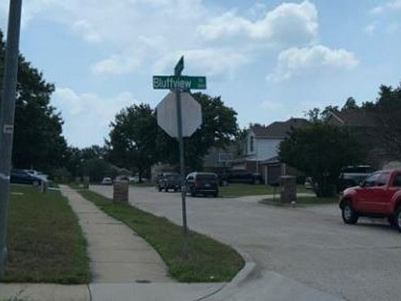 Exterior Neighborhood (street photo)