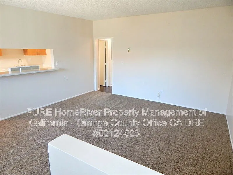 2 bed, 1.5 bath, 950 sqft, $2,700 — Photo 4