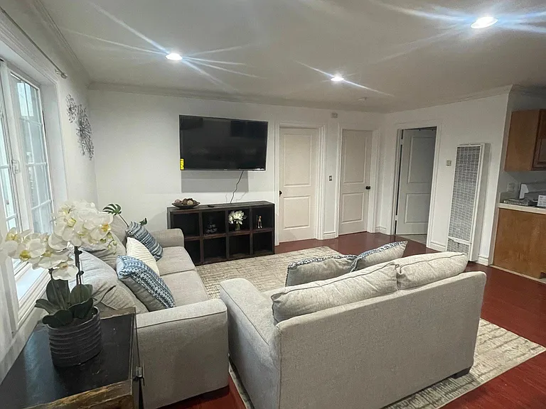 4228 Brighton Ave — Photo 11