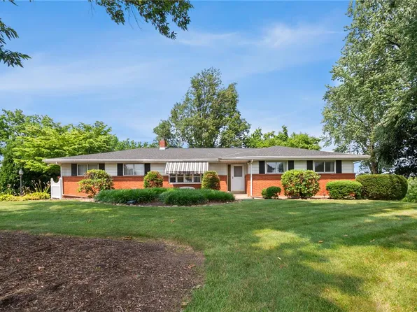 9237 Newtown Rd, Breinigsville, PA 18031