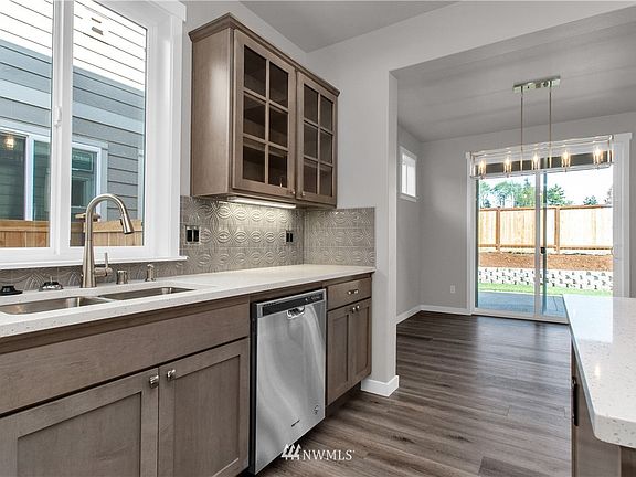 4th image of 1434 91st Street SE
