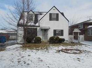 10517 S 80th Ct, Palos Hills, IL 60465