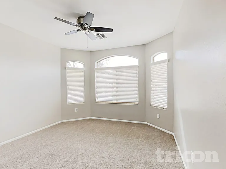 39964 W Sanders Way — Photo 10