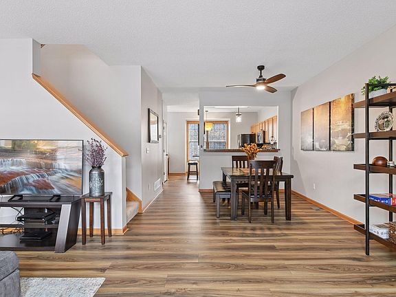 3rd image of 1776 Riverside Dr