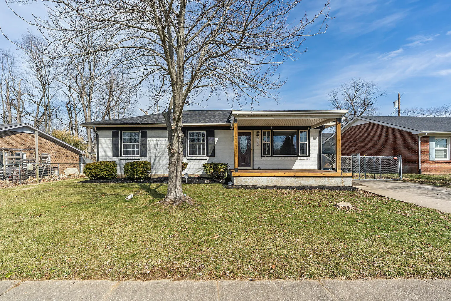 2805 Easthills Dr photo 1