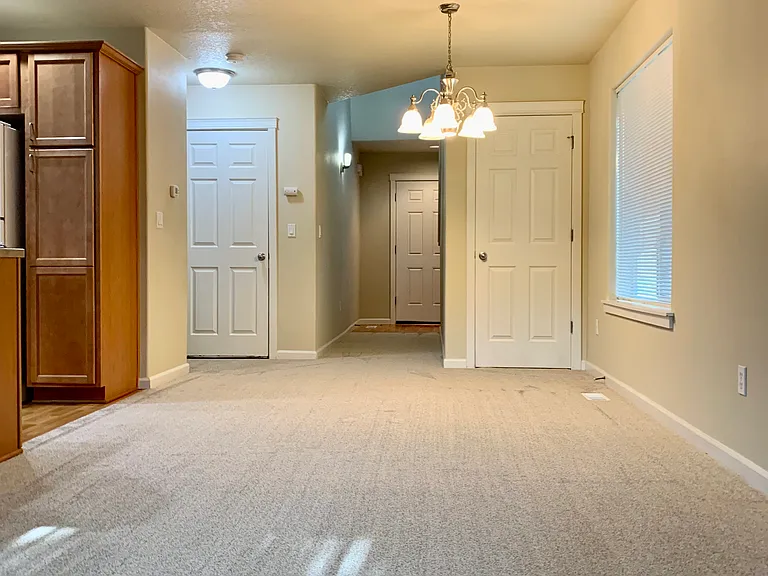 4054 Aden Pl NE — Photo 5