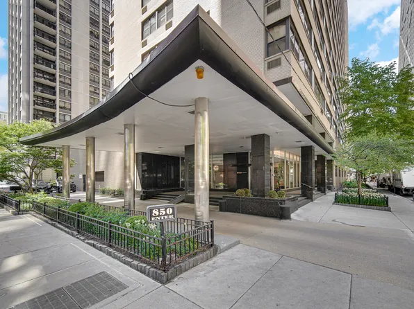 850 N Dewitt Pl APT 17H, Chicago, IL 60611