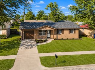 16519 E 2nd St S, Tulsa, OK 74108