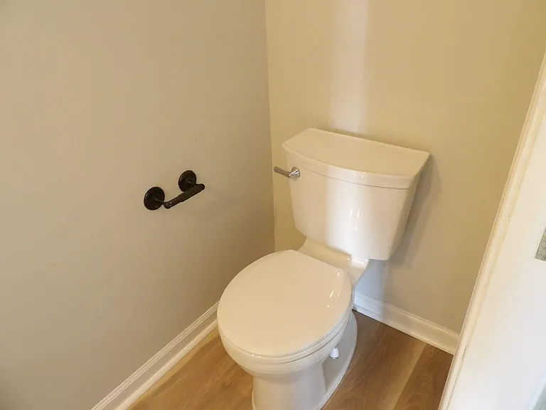 108 Charleston Ct — Photo 41