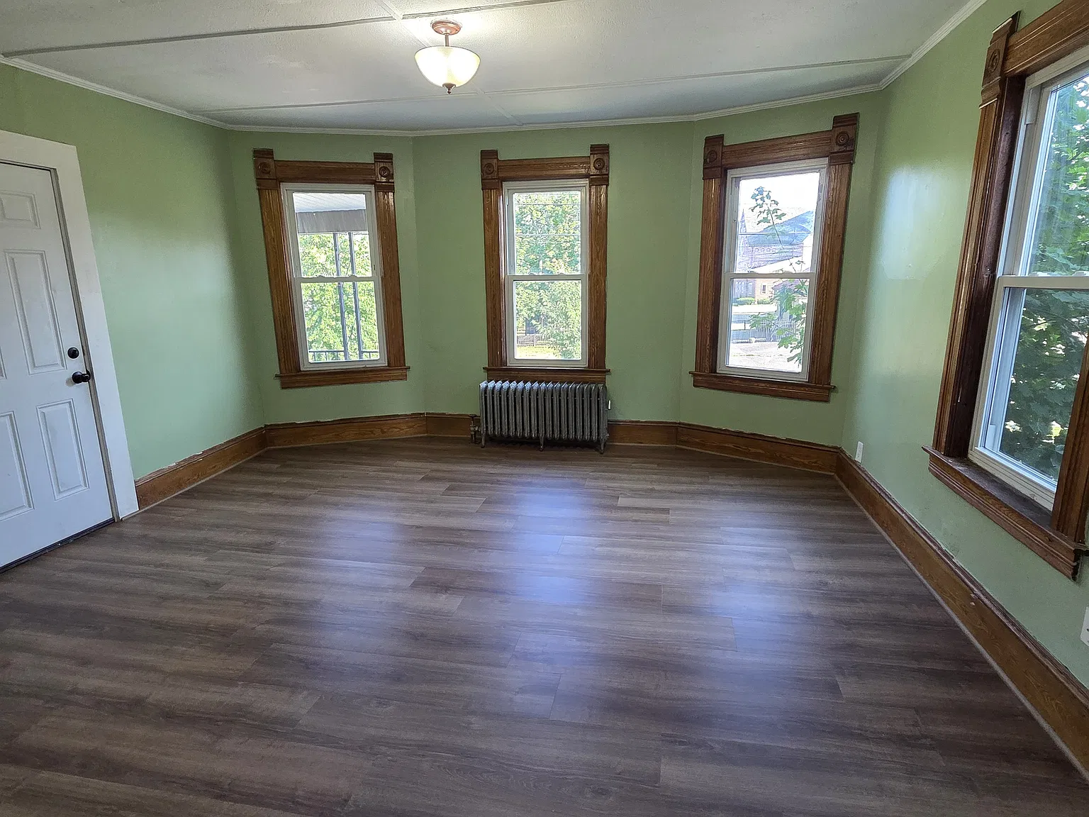 28 Monroe St — Photo 1