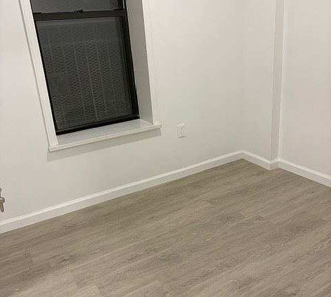 3rd image of 107 Hester St #3