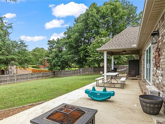 3rd image of 11956 Basswood Cir