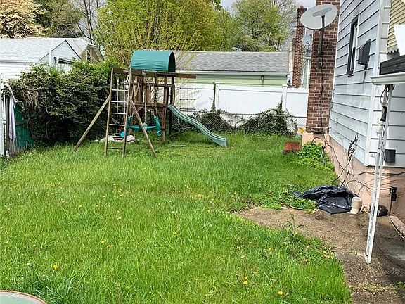 4th image of 82 Emporia Ave