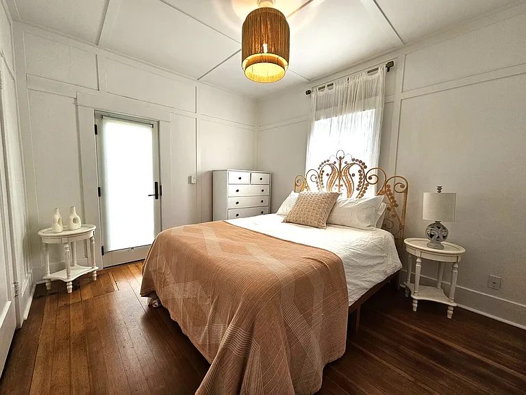 Rear bedroom