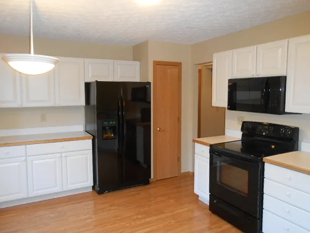 7468 Tyler Henry Ct — Photo 3