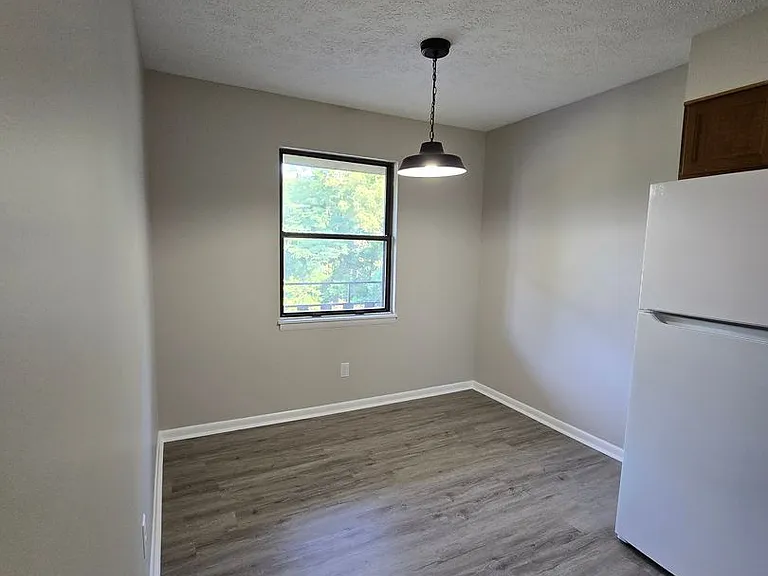 5704 Old Highway 54 — Photo 10