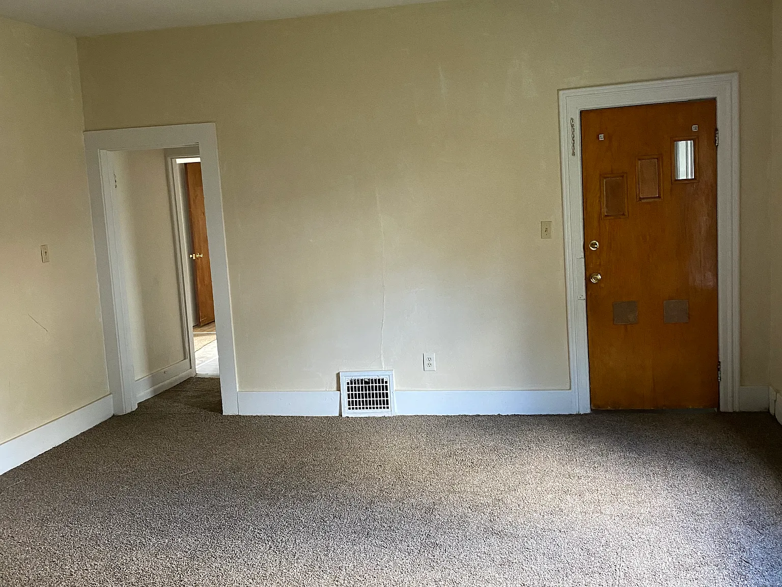 2 bed, 750 sqft, $815 — Photo 3
