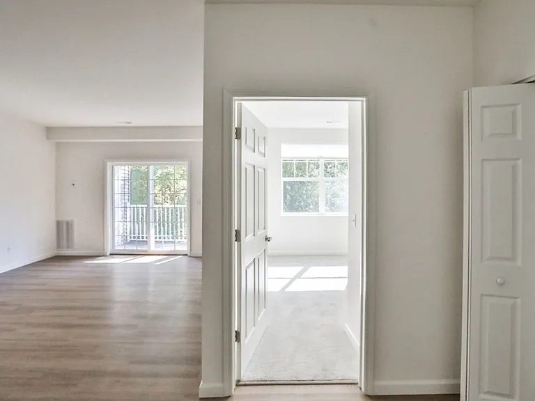 30 Pine Lane Apartments — Photo 32