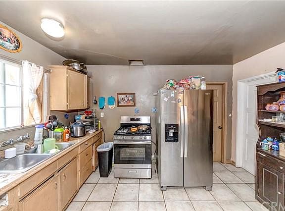 5th image of 212 E Saint Andrew Pl