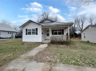 328 S Locust St, Dexter, MO 63841