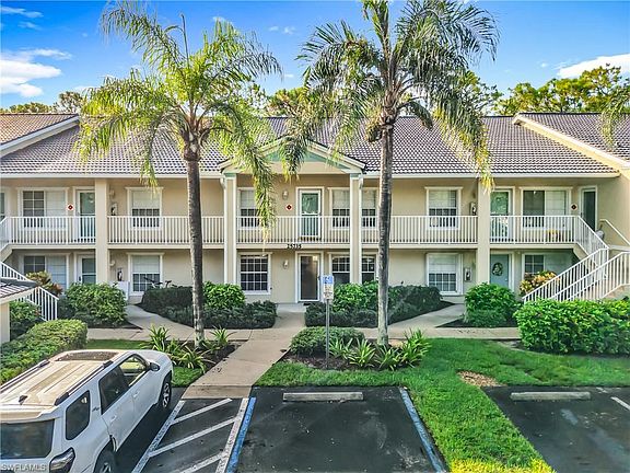 2nd image of 25735 LAKE AMELIA WAY #103