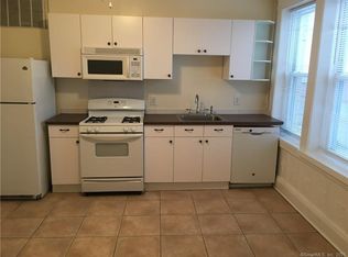86 Elizabeth St, Bridgeport, CT 06610