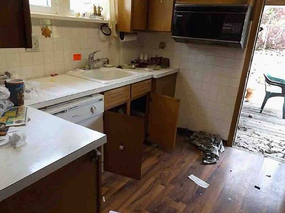 5th image of 630 Paige Ave NE