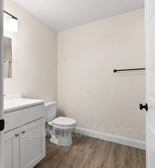 222 Coles Hls #302 — Photo 2