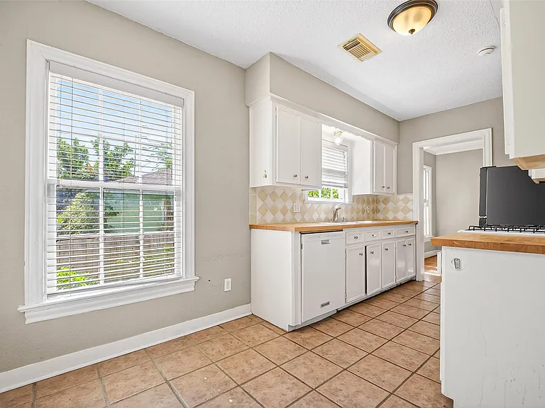 1210 Shearn St — Photo 14