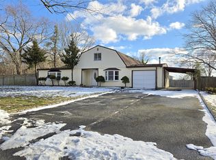 2 Coed Lane, Farmingville, NY 11738