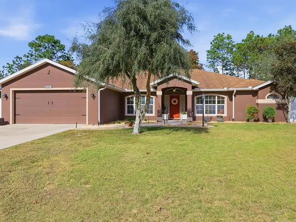 1021 W Champlain Ln, Citrus Springs, FL 34434