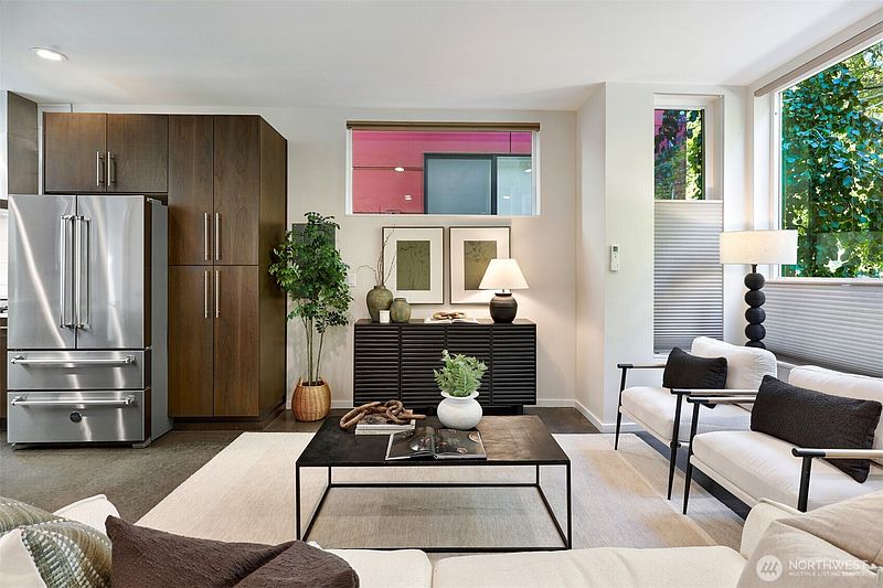 5th image of 801 S Homer Street #B