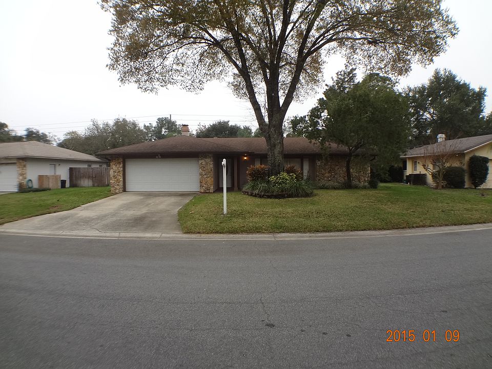 1st image of 230 Cambridge Dr