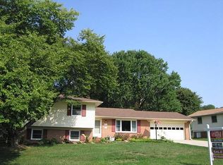 9001 Edgewood Dr, Gaithersburg, MD 20877