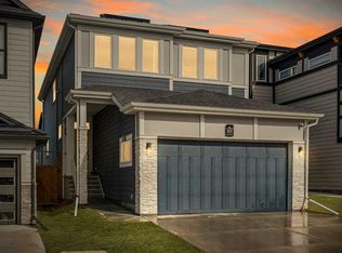 411 S Rowley Way NW, Calgary, AB T3L 0G5