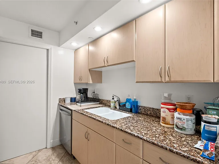 6917 Collins Ave #1609 — Photo 9