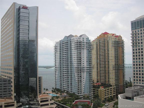 5th image of 951 Brickell Ave #A1910