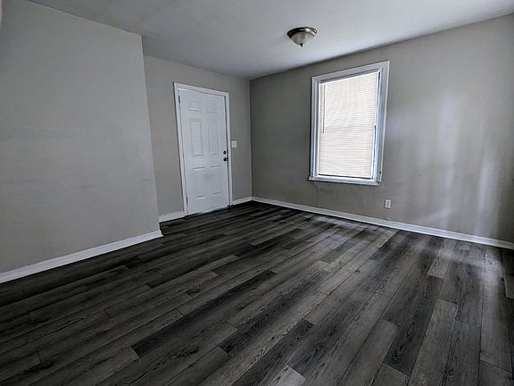 3rd image of 1214 W 28th St