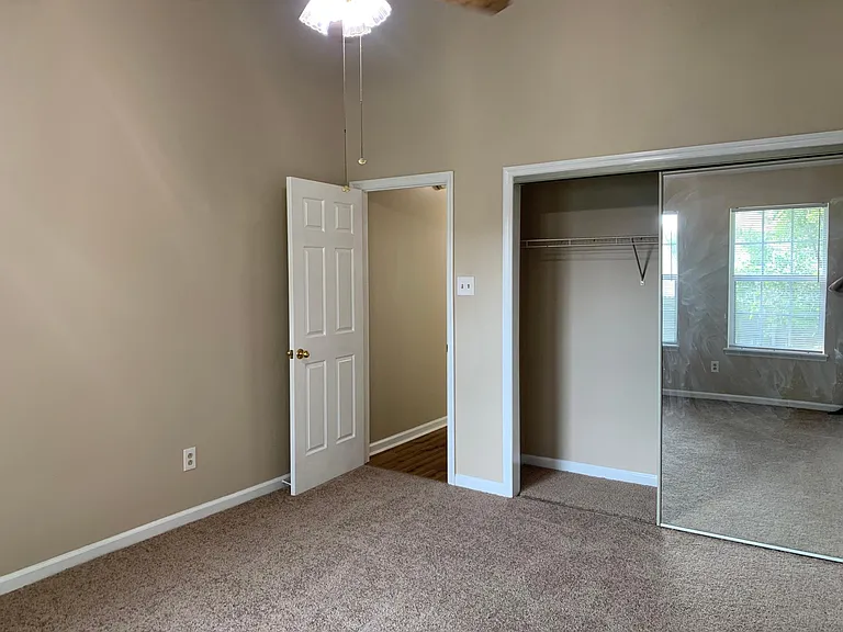 213 Copperfield Ln #213 — Photo 10