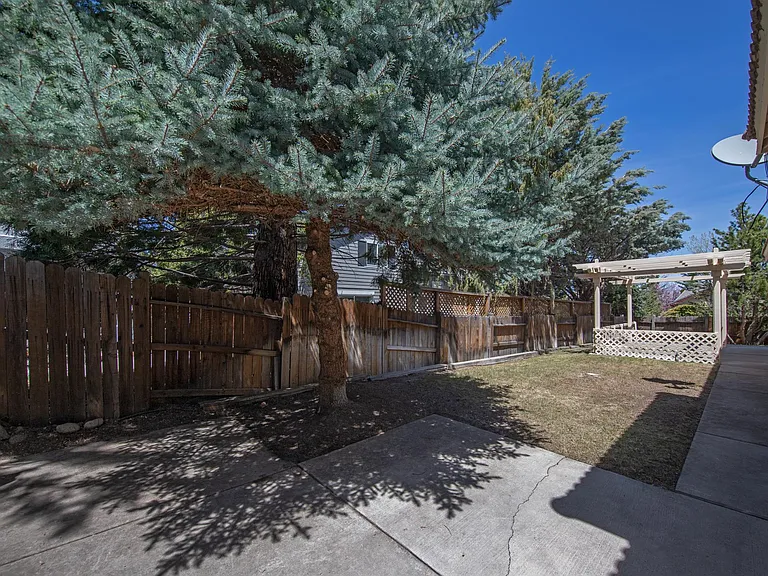 4798 Village Green Pkwy — Photo 34