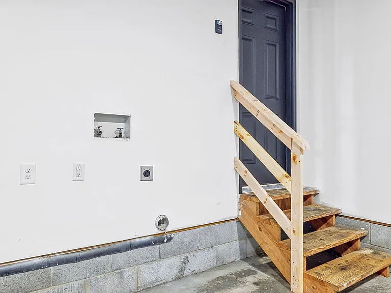 1824 Cottingham Ct — Photo 22